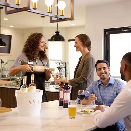 Staybridge Suites Southgate - Detroit Area Екстериор снимка