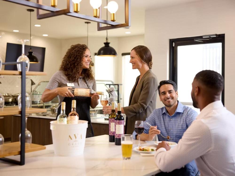 Staybridge Suites Southgate - Detroit Area Екстериор снимка
